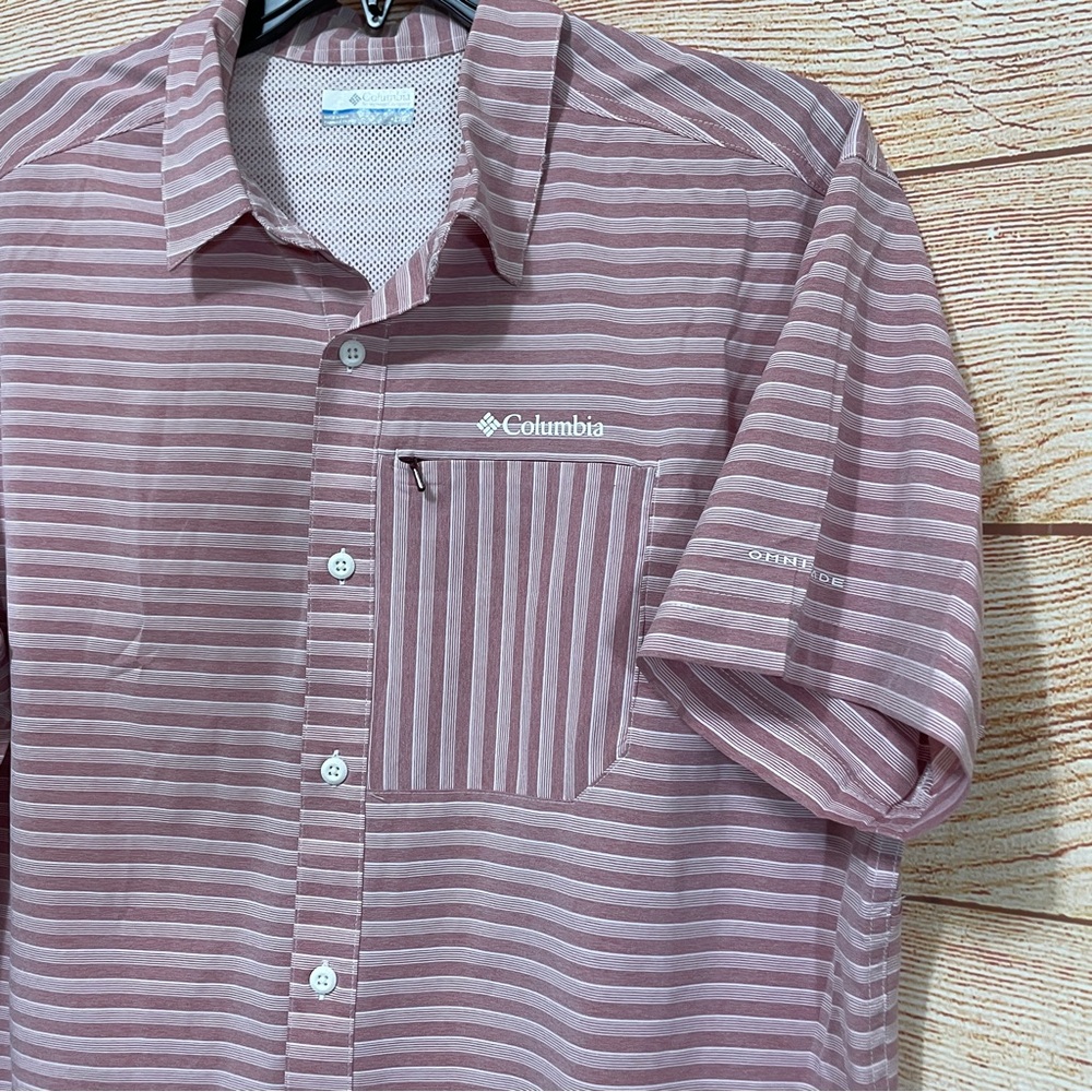 Columbia Men's Twisted Creek II‎ Short Sleeve Omni-Shade Red Jasper Stripe Sz L